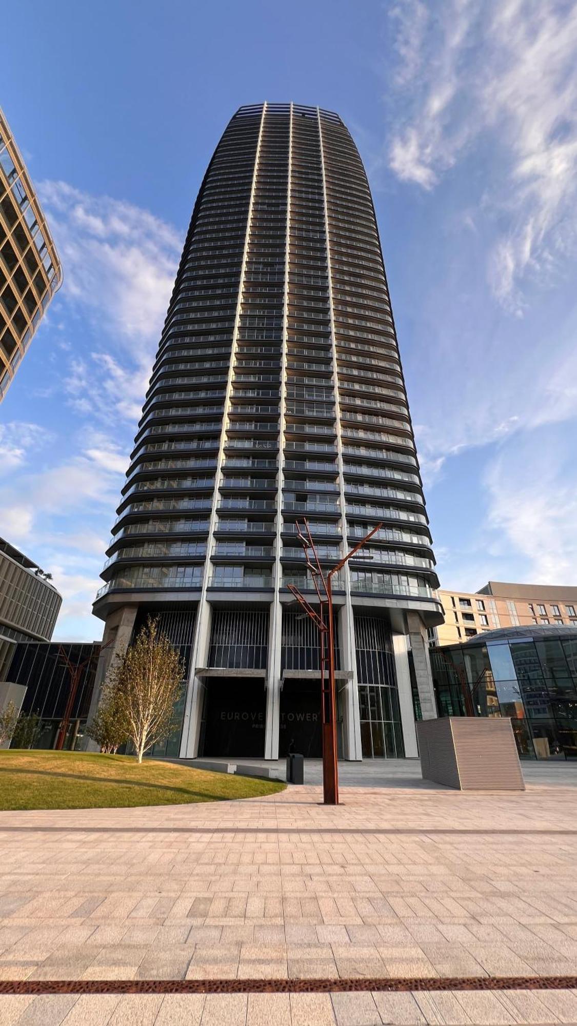 Appartement The First Skyscraper In Slovakia à Bratislava Extérieur photo